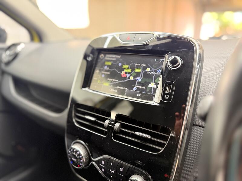 View RENAULT CLIO 0.9 Dynamique S MediaNav TCe 90 Stop & Start